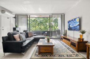 Central 2-Bed Pad with Tennis Court, Pool & Gym